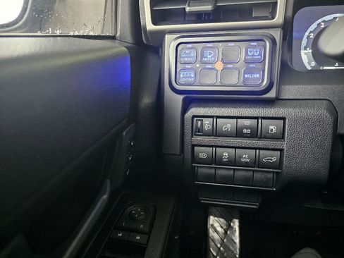 Used 2025 Toyota 4Runner TRD Off-Road Premium image 24