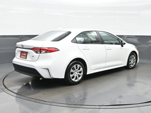 Used 2024 Toyota Corolla LE FWD image 6