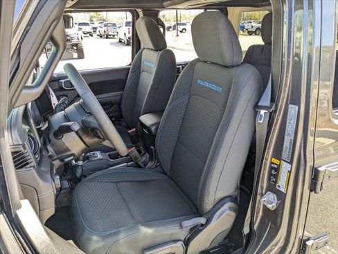 Certified 2025 Jeep Wrangler Unlimited Rubicon 4xe w/ Convenience Group image 38