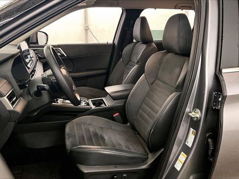 Used 2022 Mitsubishi Outlander SE image 24