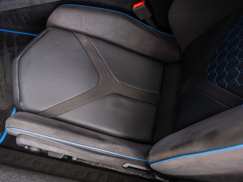 Used 2025 Lamborghini Revuelto AWD/4WD image 36