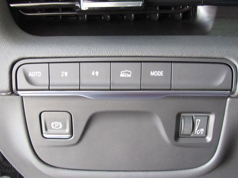 Used 2024 Cadillac Escalade ESV Luxury AWD/4WD image 38