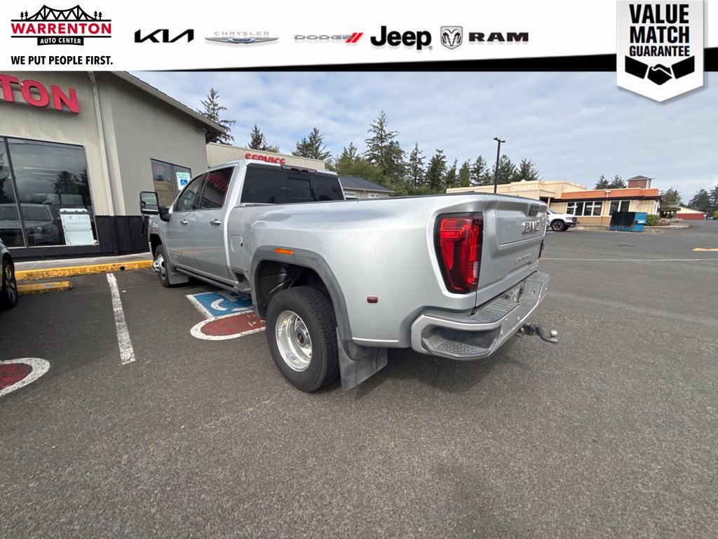 Used 2022 GMC Sierra 3500 Denali AWD/4WD image 4