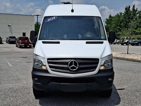 Used 2017 Mercedes-Benz Sprinter 2500 image 5