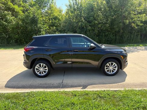 Used 2025 Chevrolet TrailBlazer LS w/ LS Convenience Package AWD/4WD image 10