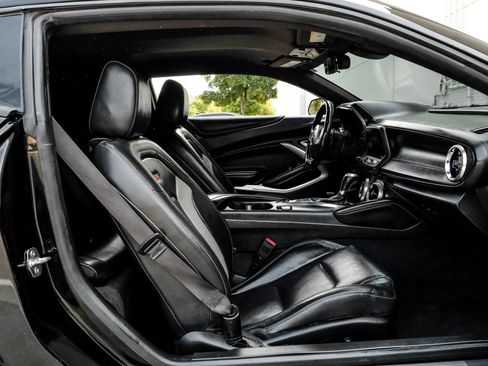 Used 2019 Chevrolet Camaro SS RWD image 40