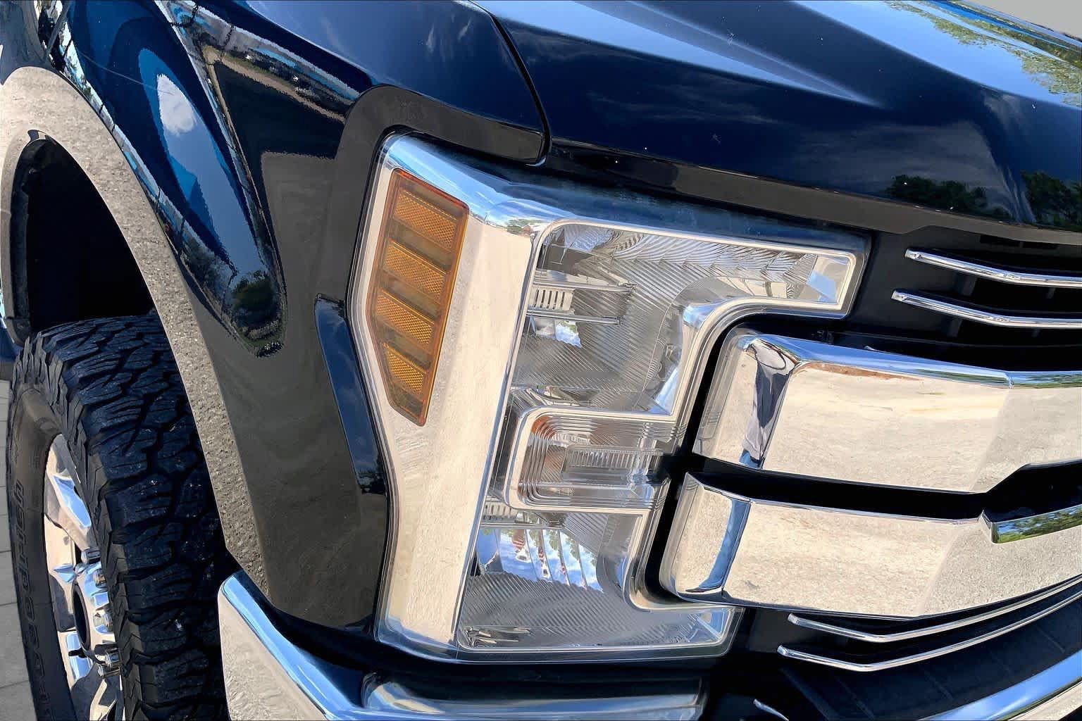 Used 2019 Ford F250 Lariat w/ Lariat Ultimate Package AWD/4WD image 28