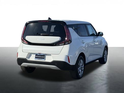 Certified 2025 Kia Soul LX image 8