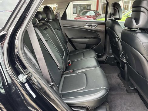 Used 2025 Kia Sportage EX w/ Premium Package FWD image 9