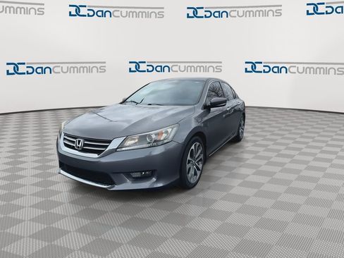 Used 2015 Honda Accord Sport image 4