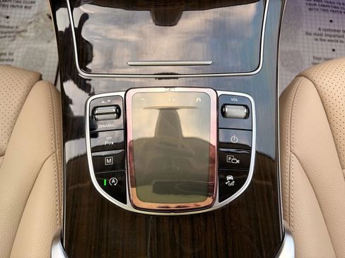 Used 2020 Mercedes-Benz GLC 300 4MATIC image 75