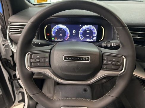 Used 2023 Jeep Wagoneer Series II w/ Convenience Group I image 12