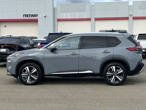 Used 2022 Nissan Rogue Platinum w/ Head-Up Display Package image 9