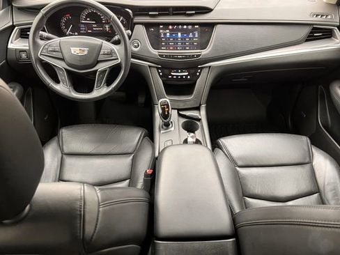 Used 2018 Cadillac XT5 Premium Luxury image 9