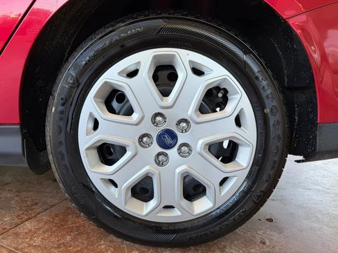 Used 2012 Ford Focus SE FWD image 22