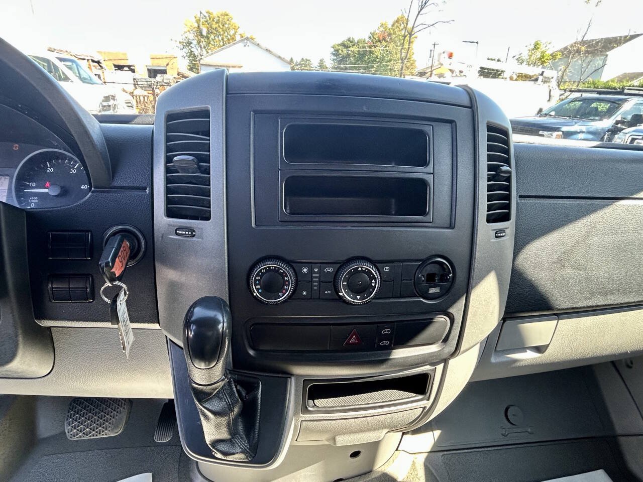 Used 2012 Mercedes-Benz Sprinter 2500 image 19