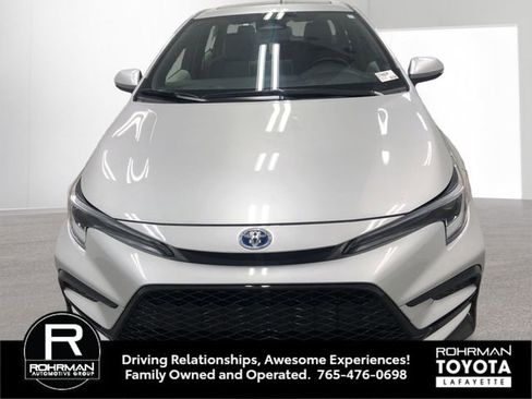 Used 2025 Toyota Corolla SE w/ SE Premium Package AWD/4WD image 11