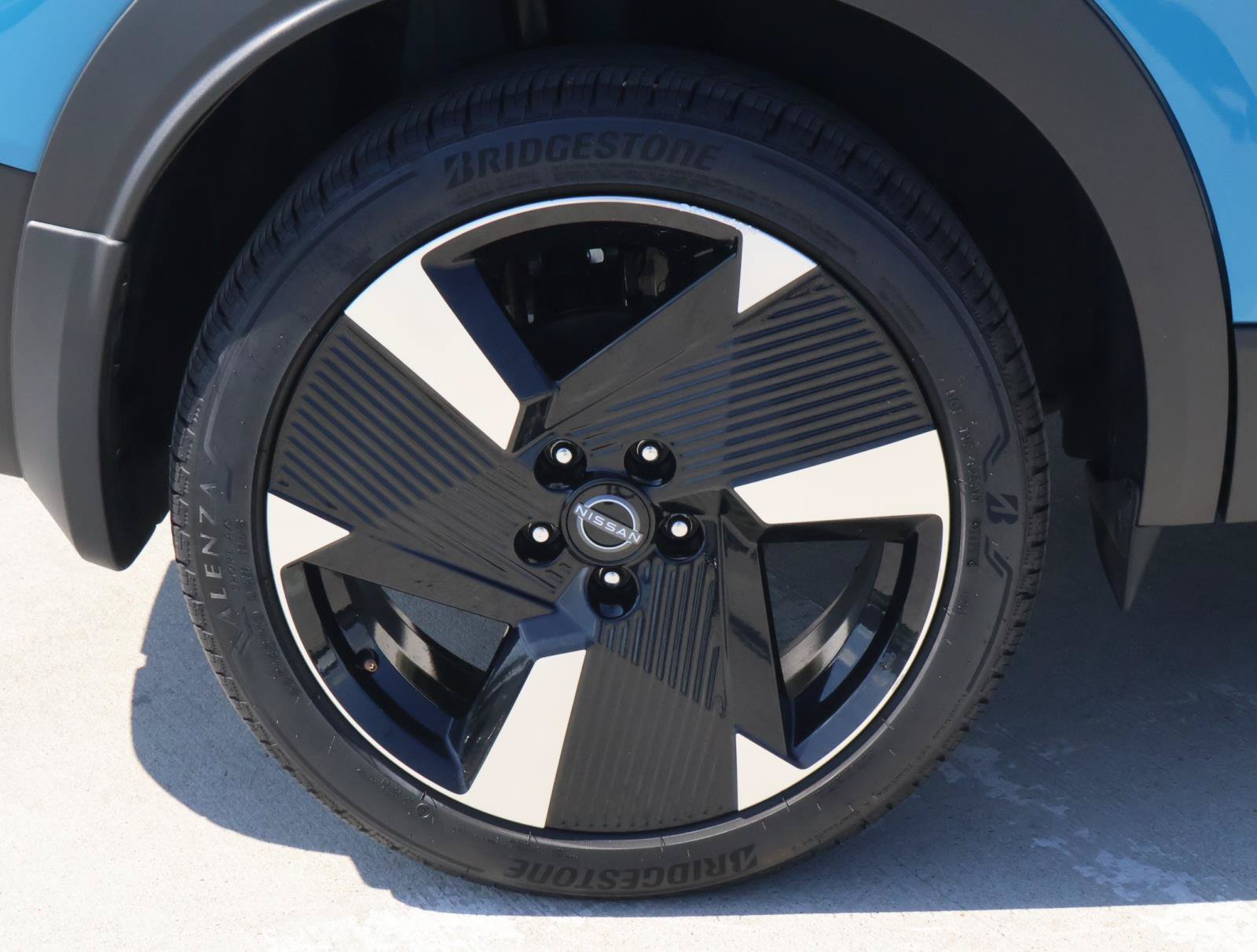 Used 2026 Nissan Kicks SR w/ Cold Weather Package AWD/4WD image 8