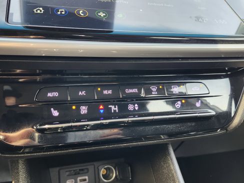 Used 2023 Chevrolet Bolt LT image 30