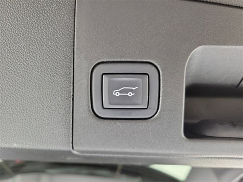 Certified 2023 Cadillac XT5 Luxury image 9