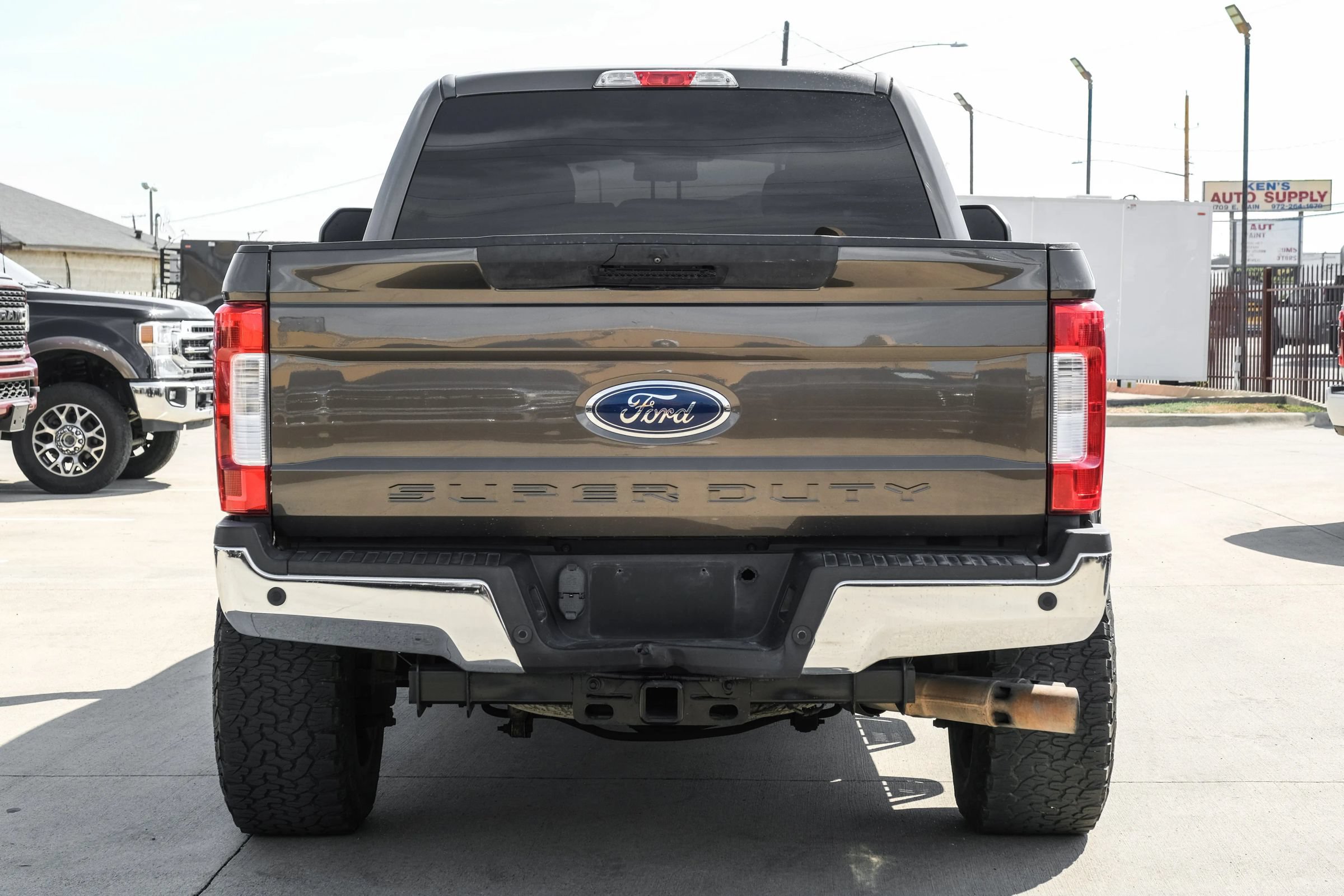Used 2017 Ford F250 XLT w/ XLT Value Package AWD/4WD image 9