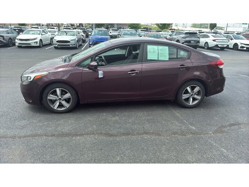Used 2018 Kia Forte LX w/ LX Popular Package FWD image 3