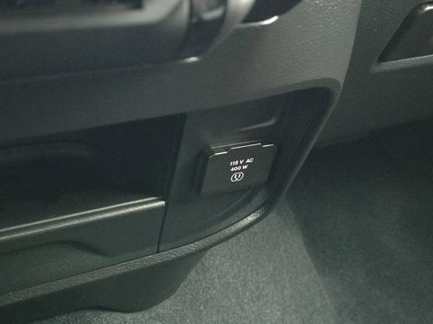 Used 2024 RAM 2500 Big Horn w/ Safety Group image 17