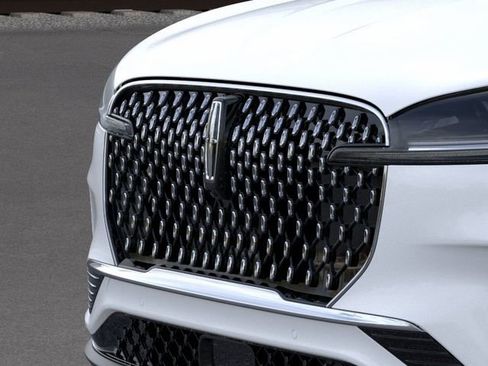 New 2026 Lincoln Aviator AWD image 18