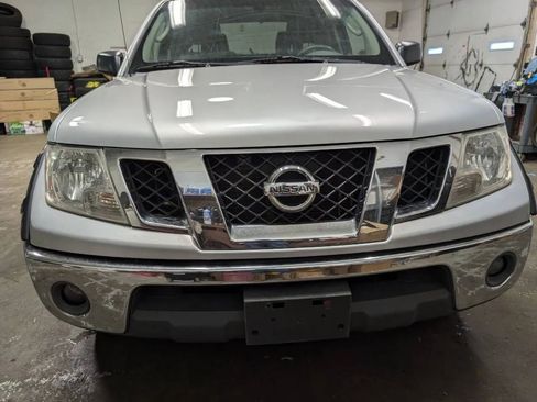 Used 2009 Nissan Frontier SE w/ SE Value Truck Pkg image 4
