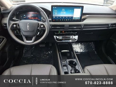 Certified 2025 Lincoln Corsair Reserve image 11