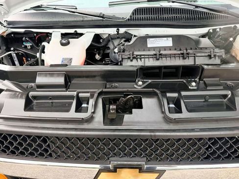 Used 2024 Chevrolet Express 2500 w/ Driver Convenience Package RWD image 18