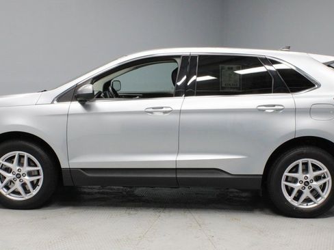 Certified 2024 Ford Edge SEL image 8