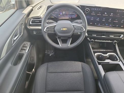New 2026 Chevrolet Traverse LT FWD image 13