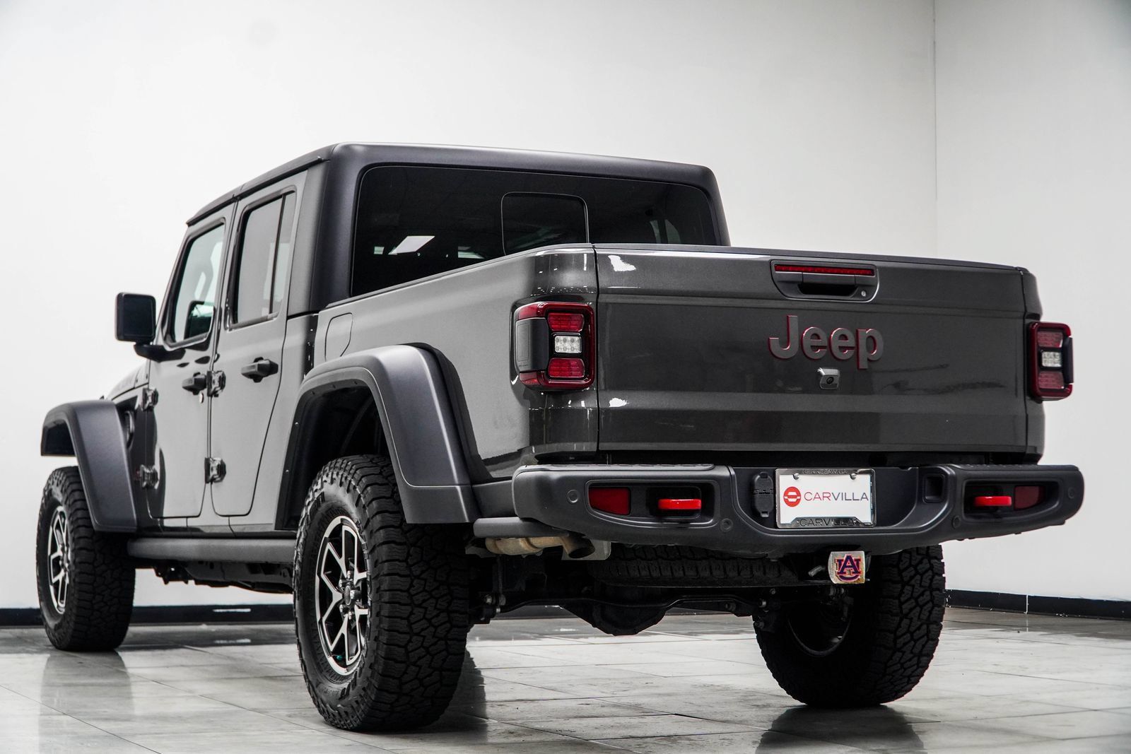 Used 2024 Jeep Gladiator Rubicon w/ Technology Group AWD/4WD image 18
