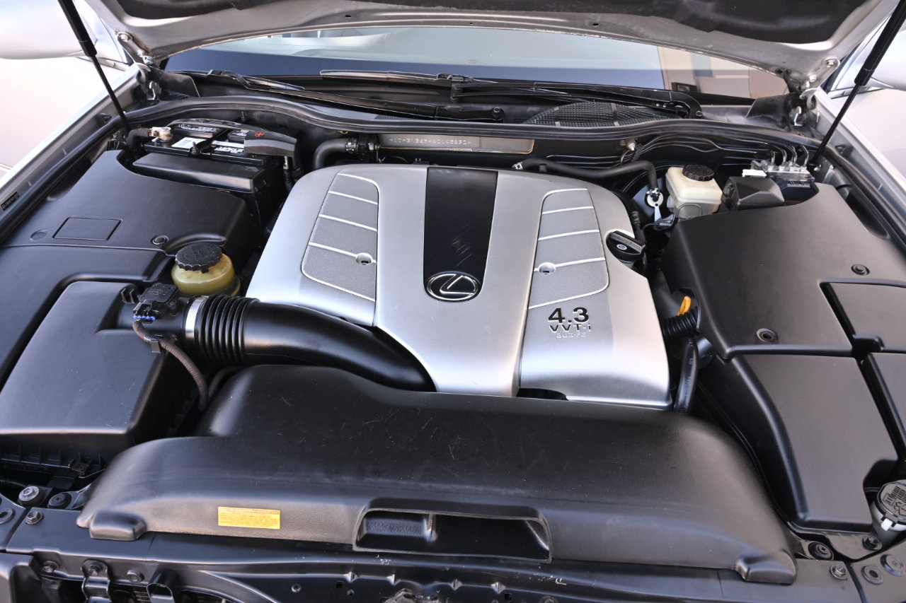 Used 2004 Lexus LS 430 w/ Modern Luxury Pkg RWD image 41