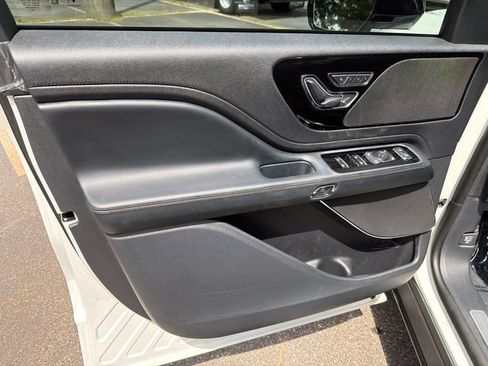 New 2026 Lincoln Aviator 2WD image 11