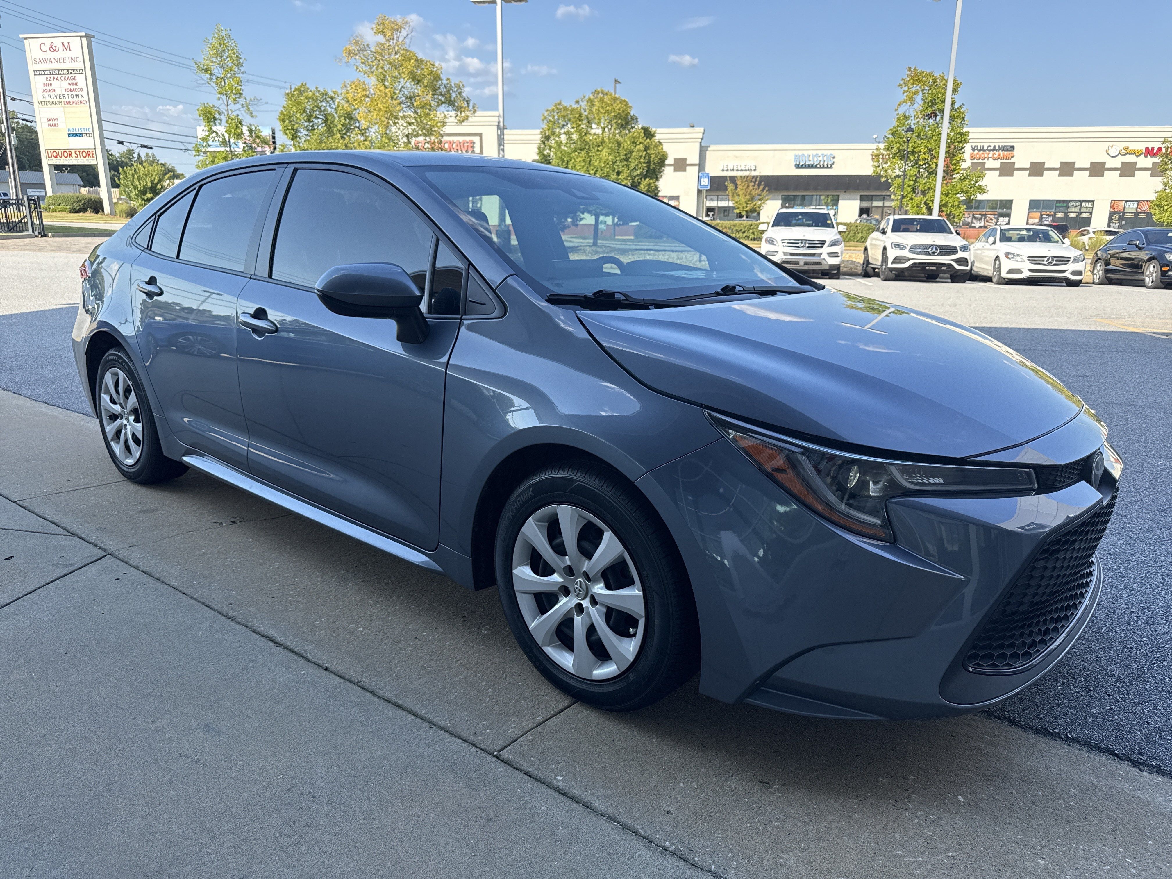Used 2022 Toyota Corolla LE FWD image 13
