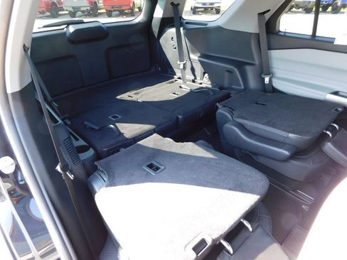 Used 2023 Ford Explorer XLT w/ Equipment Group 202A AWD/4WD image 33