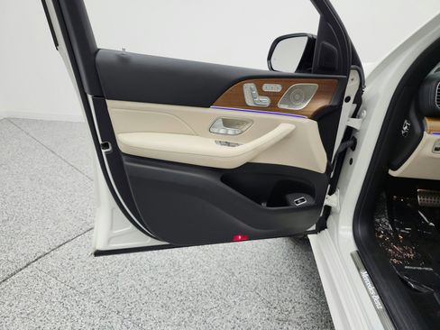 Certified 2024 Mercedes-Benz GLS 450 4MATIC image 15