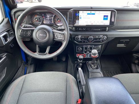 Used 2024 Jeep Wrangler Unlimited Rubicon AWD/4WD image 13