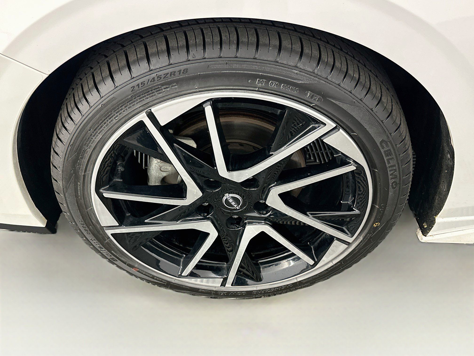 Used 2025 Nissan Sentra SR FWD image 11