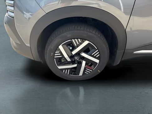 New 2026 Nissan Kicks SV w/ Cold Weather Package FWD image 3