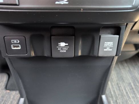 Used 2024 Honda Odyssey Elite image 29