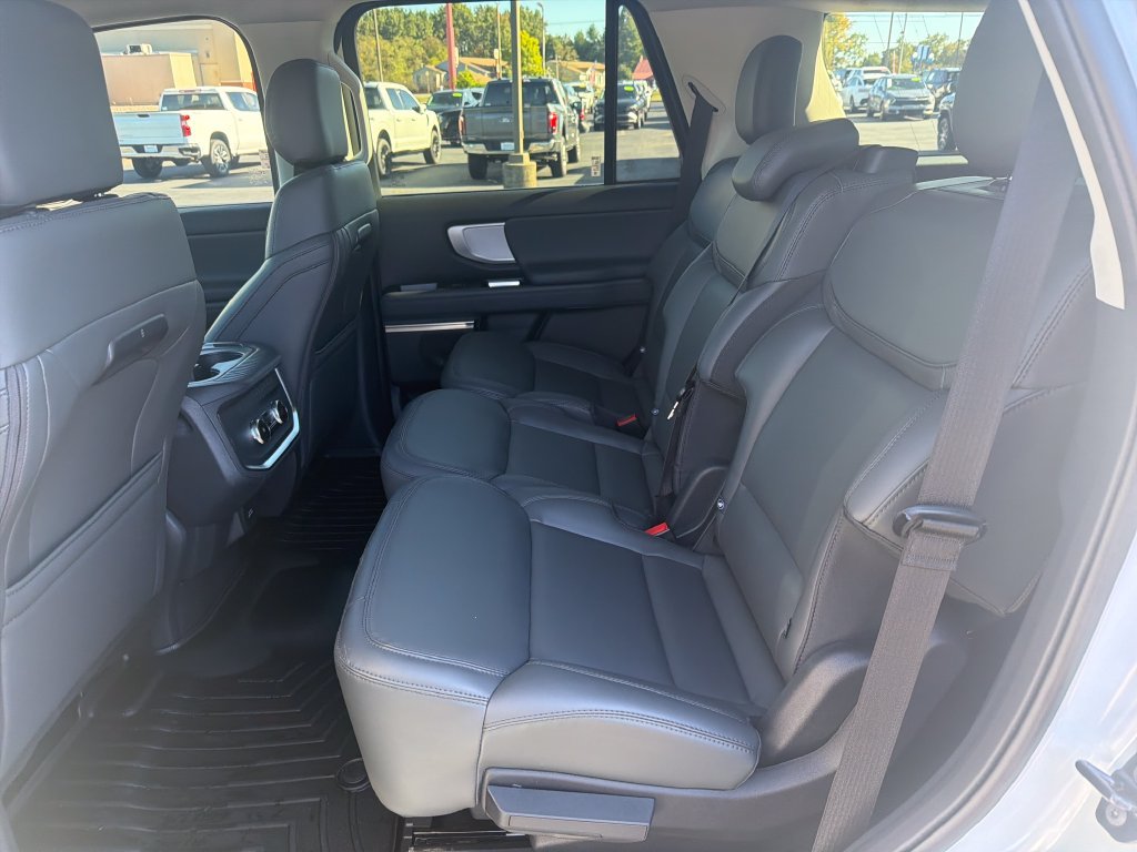 Used 2026 Ford Expedition Active AWD/4WD image 11