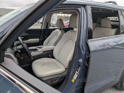 Used 2024 Toyota Grand Highlander AWD image 8