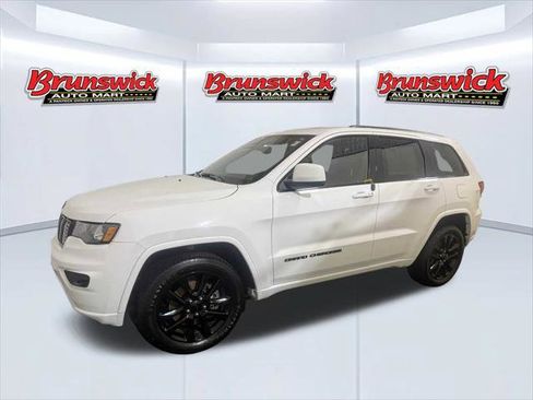 Certified 2021 Jeep Grand Cherokee Laredo X image 2
