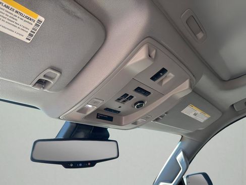 Used 2016 Cadillac Escalade Premium image 37