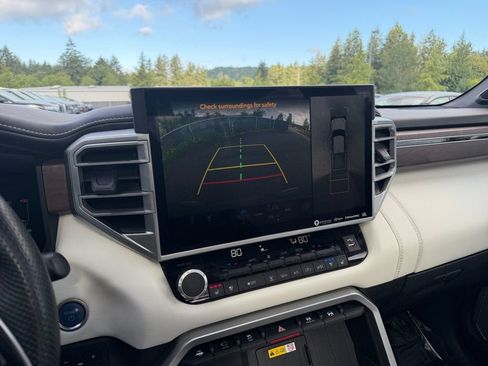 Used 2024 Toyota Tundra Capstone AWD/4WD image 17