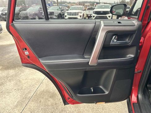 Used 2019 Toyota 4Runner SR5 image 21