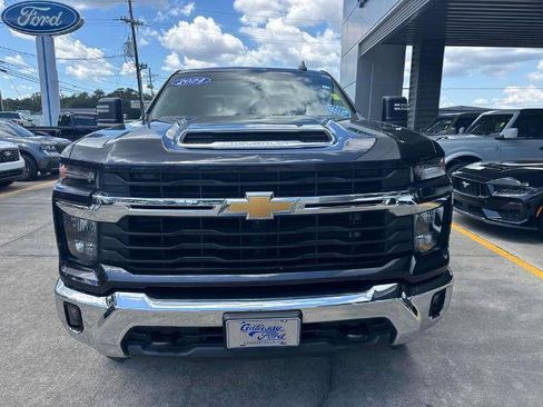 Used 2024 Chevrolet Silverado 2500 LT w/ All Star Edition AWD/4WD image 2